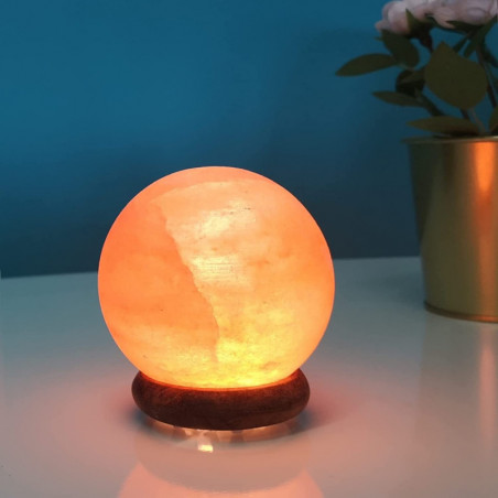 Lampe USB en bois et cristal de sel d'Himalaya Sphère - Orange - D 8 x H 8 cm