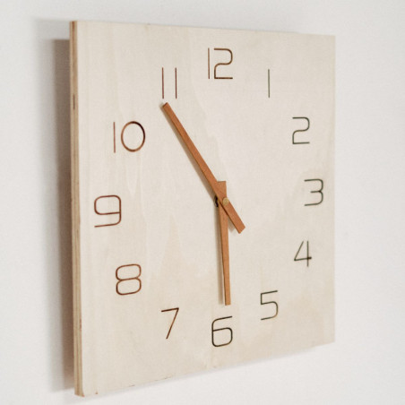 Horloge carrée murale "Simplicity" en bois gravé - Beige - D 30 x P 1.2 cm